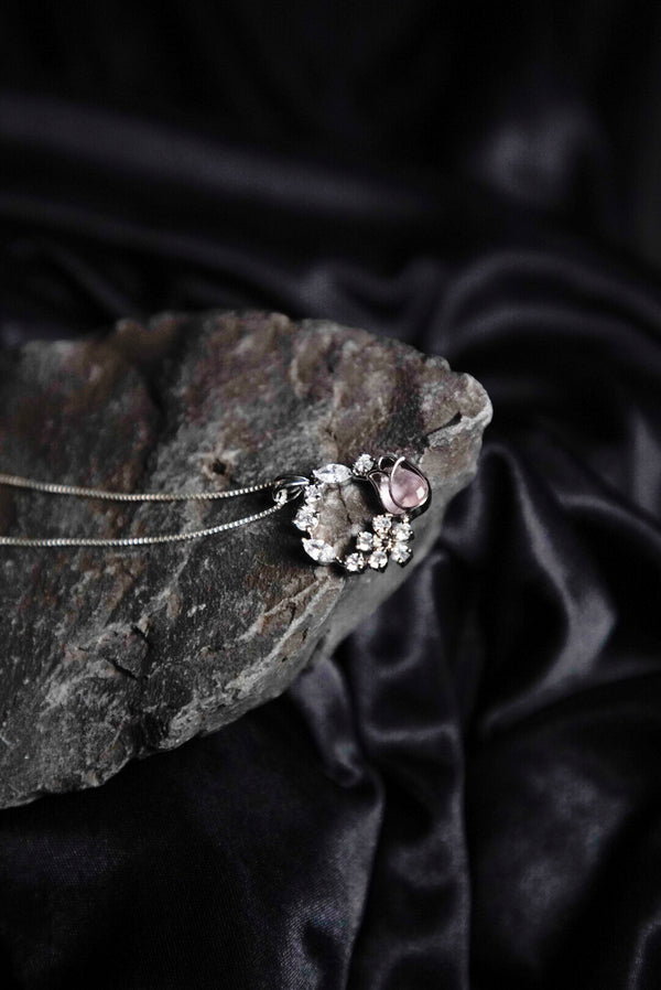 Iris wreath necklace